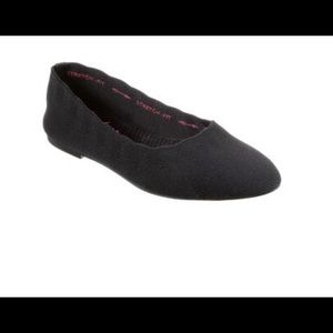 Black Skechers flats